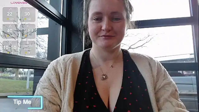 Snapshot of BustyBonnieUK chatting on 24, 1, 2025 BustyBonnieUK online show from 24, 1, 2025