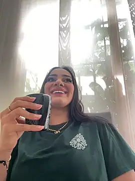 Snapshot of mallie_quinn chatting on 12, 12, 2024 mallie quinn online show from 12, 12, 2024