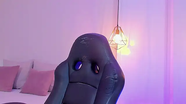 Snapshot of mallie_quinn chatting on 7, 2, 2025 mallie quinn online show from 7, 2, 2025