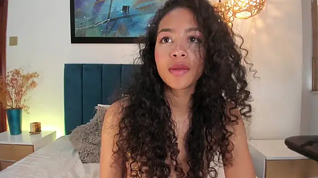 AntonellaHall  online show from 11, 3, 2025