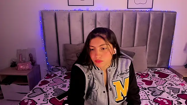 Snapshot of Emmy-Turnner chatting on 3, 2, 2025 Emmy-Turnner online show from 3, 2, 2025