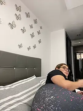 AntonellaAlondra4 online show from 21, 1, 2025