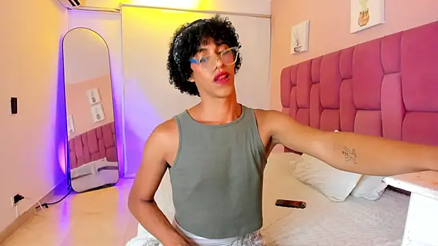 APRILL FOXX online show from 7, 10, 2025