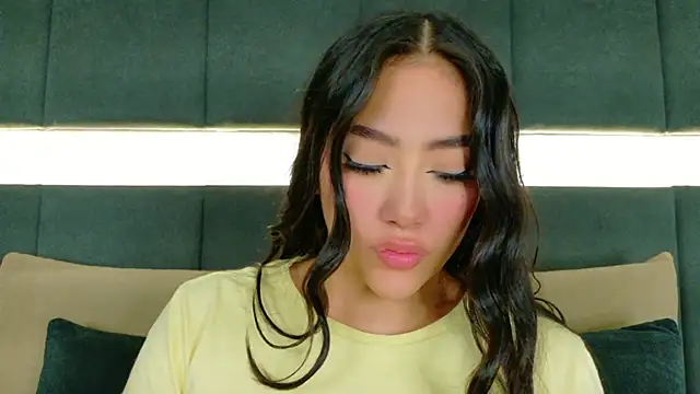 nicolle pierce online show from 8, 11, 2025