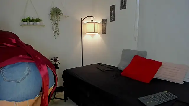 sara sweet9 online show from 22, 11, 2025