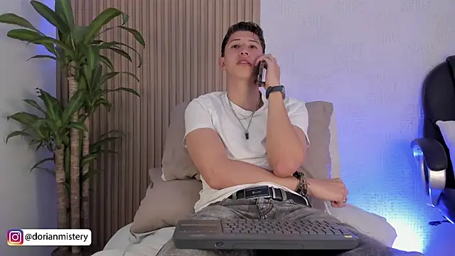 Dorianmistery2322  online show from 28, 9, 2025