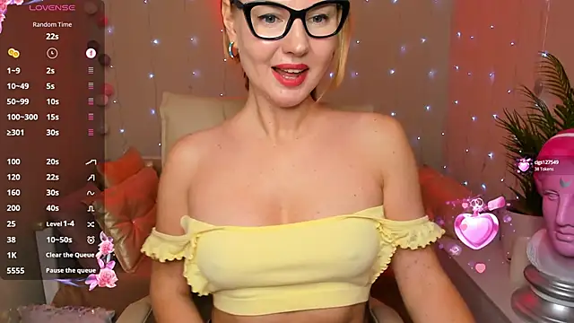 Snapshot of Angel_Nikole chatting on 7, 12, 2024 Angel Nikole online show from 7, 12, 2024