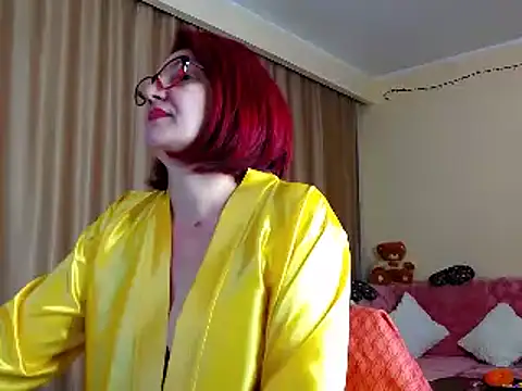 Snapshot of EdithCharm chatting on 8, 1, 2025 EdithCharm online show from 8, 1, 2025