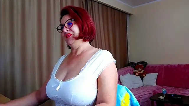 Snapshot of EdithCharm chatting on 4, 10, 2025 EdithCharm online show from 4, 10, 2025