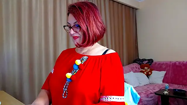 Snapshot of EdithCharm chatting on 8, 10, 2025 EdithCharm online show from 8, 10, 2025