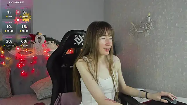 MillicentFarrell online show from 17, 1, 2025