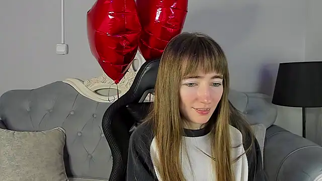 MillicentFarrell online show from 6, 2, 2025