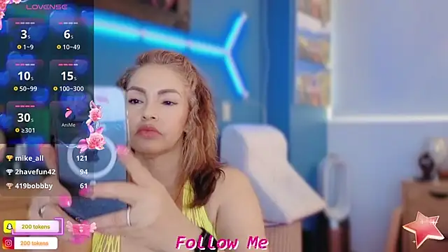 QueenYsuRey online show from 17, 2, 2025