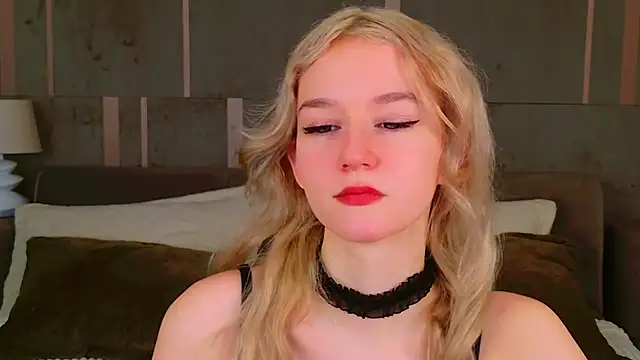 Snapshot of NaomiLoys chatting on 10, 2, 2025 NaomiLoys online show from 10, 2, 2025