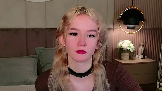 Snapshot of NaomiLoys chatting on 25, 2, 2025 NaomiLoys online show from 25, 2, 2025