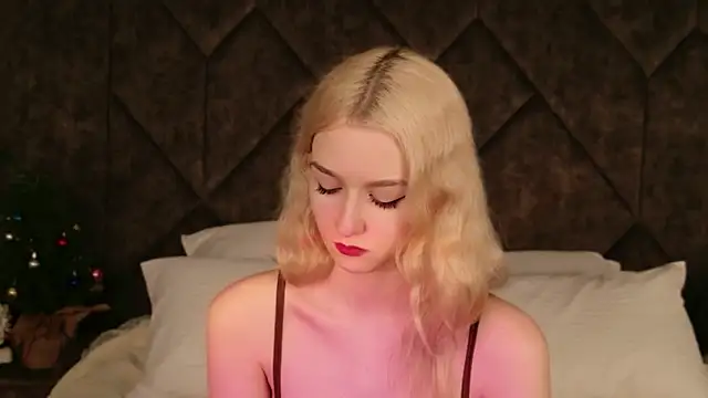 NaomiLoys online show from 12, 1, 2026