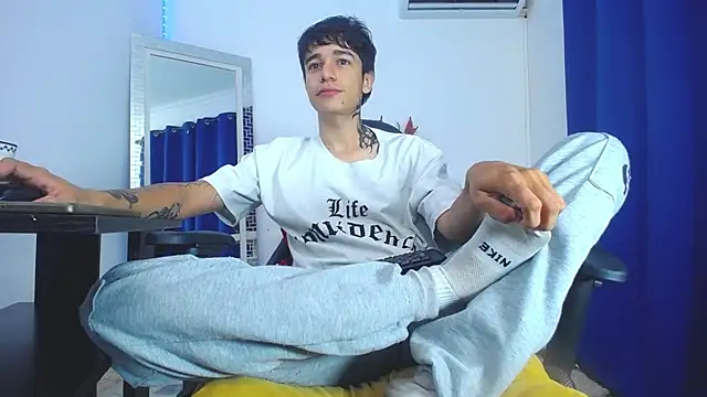 Zacktk7 online show from 1, 2, 2025