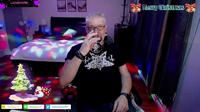 Silverfoxxx-73 online show from 25, 12, 2024