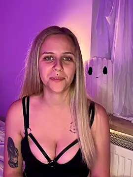 lunawolf21 online show from 25, 10, 2025