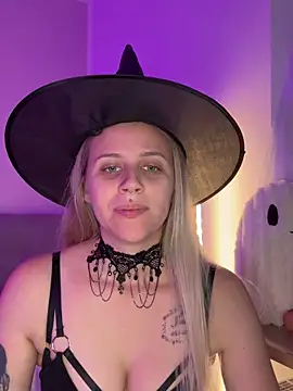 lunawolf21 online show from 27, 10, 2025