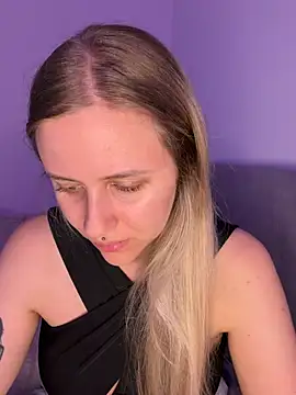 lunawolf21 online show from 1, 4, 2026