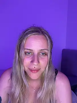 Snapshot of lunawolf21 chatting on 4, 6, 2026 lunawolf21 online show from 4, 6, 2026