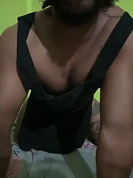 Snapshot of mikemacluffy chatting on 5, 4, 2026 mikemacluffy online show from 5, 4, 2026