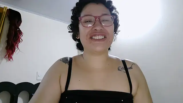 Snapshot of luxandracon23 chatting on 1, 7, 2026 luxandracon23 online show from 1, 7, 2026