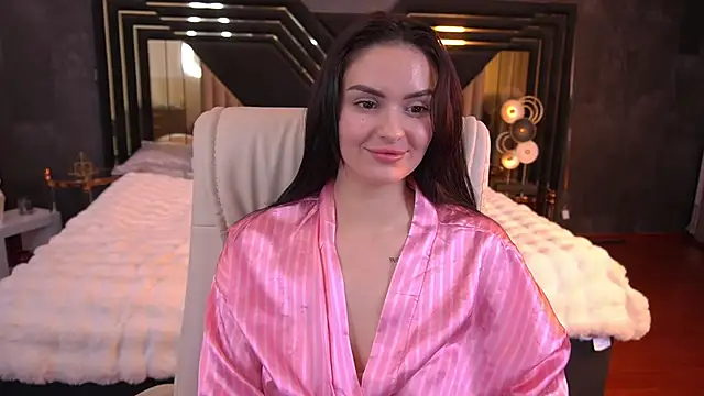 Snapshot of MilashaLovely chatting on 4, 12, 2025 MilashaLovely online show from 4, 12, 2025