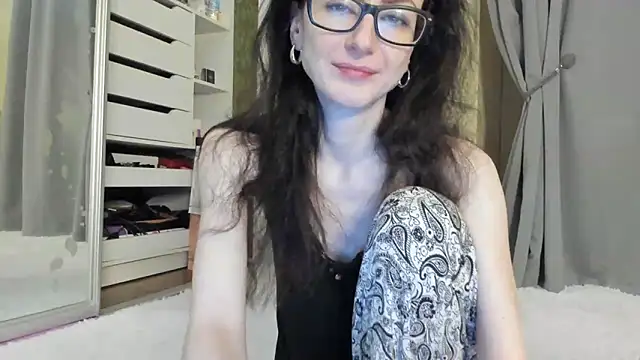 Baby Jewel online show from 28, 10, 2025