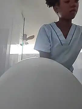 AriLennox  online show from 4, 3, 2026