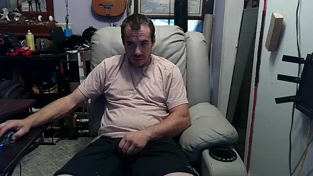 Snapshot of ScubaStevex chatting on 3, 11, 2025 ScubaStevex online show from 3, 11, 2025