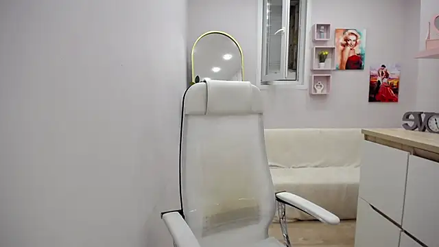Snapshot of Milla_Cutie18 chatting on 20, 5, 2026 Milla Cutie18 online show from 20, 5, 2026