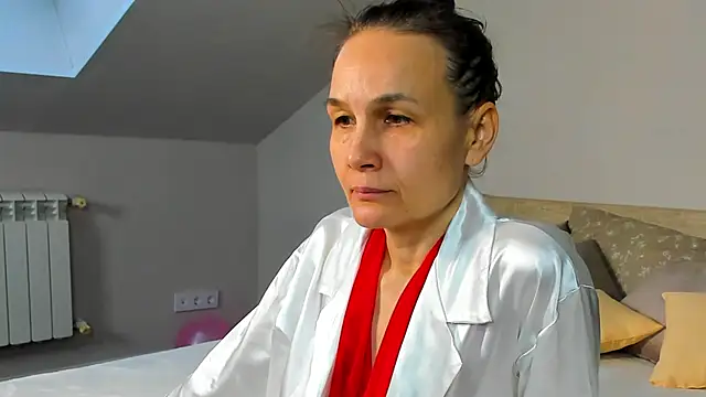 Snapshot of Lillian_White chatting on 2, 2, 2025 Lillian White online show from 2, 2, 2025