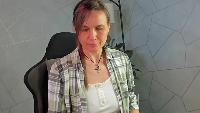Snapshot of Lillian_White chatting on 8, 5, 2026 Lillian White online show from 8, 5, 2026