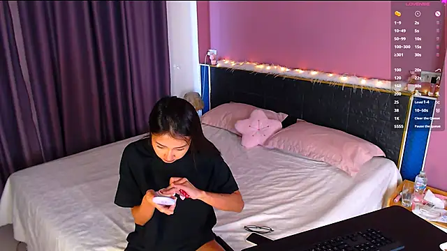 Snapshot of Melissa_Mone chatting on 2, 2, 2025 Melissa Mone online show from 2, 2, 2025