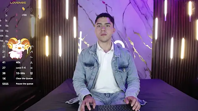 LiamNovak online show from 22, 11, 2025