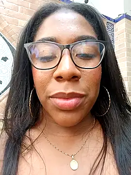 KloheCurvy online show from 7, 1, 2025