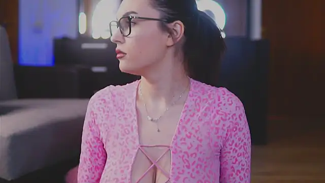 Mona Lisss online show from 17, 1, 2025