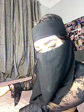 Snapshot of Meryem_Queen chatting on 3, 2, 2026 Meryem Queen online show from 3, 2, 2026