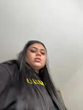 alissonfernandez  online show from 1, 2, 2025