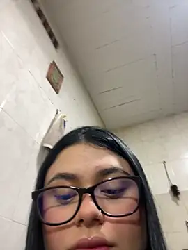 alissonfernandez  online show from 4, 10, 2025