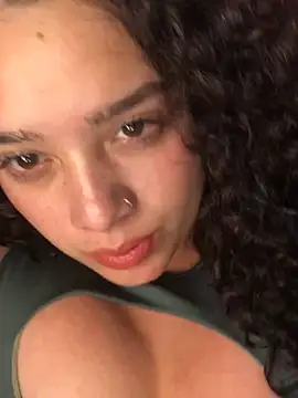 Snapshot of Julieta_333 chatting on 20, 3, 2025 Julieta 333 online show from 20, 3, 2025