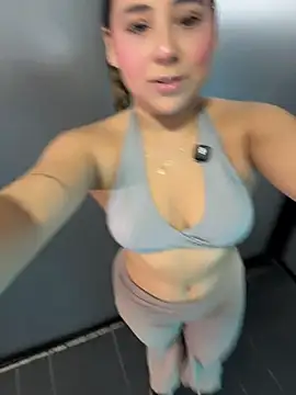 Snapshot of MelodyRey_ chatting on 20, 12, 2025 MelodyRey online show from 20, 12, 2025