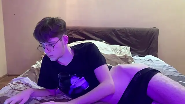 cutie guys online show from 18, 1, 2025