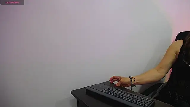 Lupiita223 online show from 6, 2, 2025