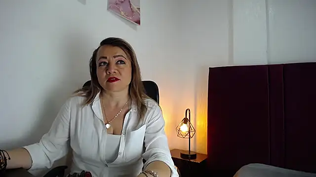 Lupiita223 online show from 27, 2, 2025