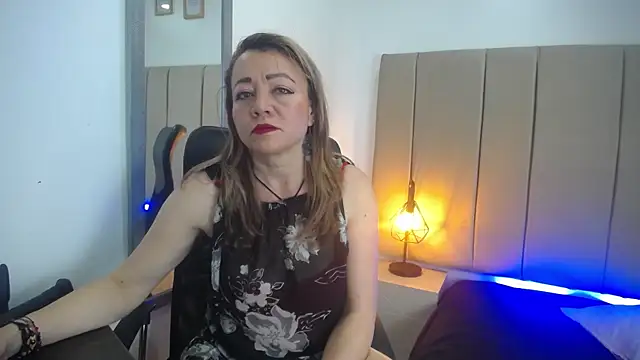 Lupiita223 online show from 5, 3, 2025