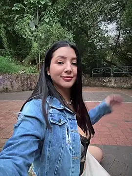 Snapshot of licky_lu chatting on 13, 12, 2025 licky lu online show from 13, 12, 2025