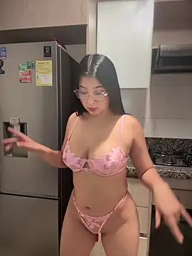 licky lu online show from 4, 3, 2026